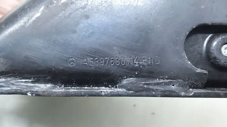 Mercedes-Benz Vito Viano W639 (2003 - 2010) A6397680114 Нижняя направляющая раздвижной двери — фото 4