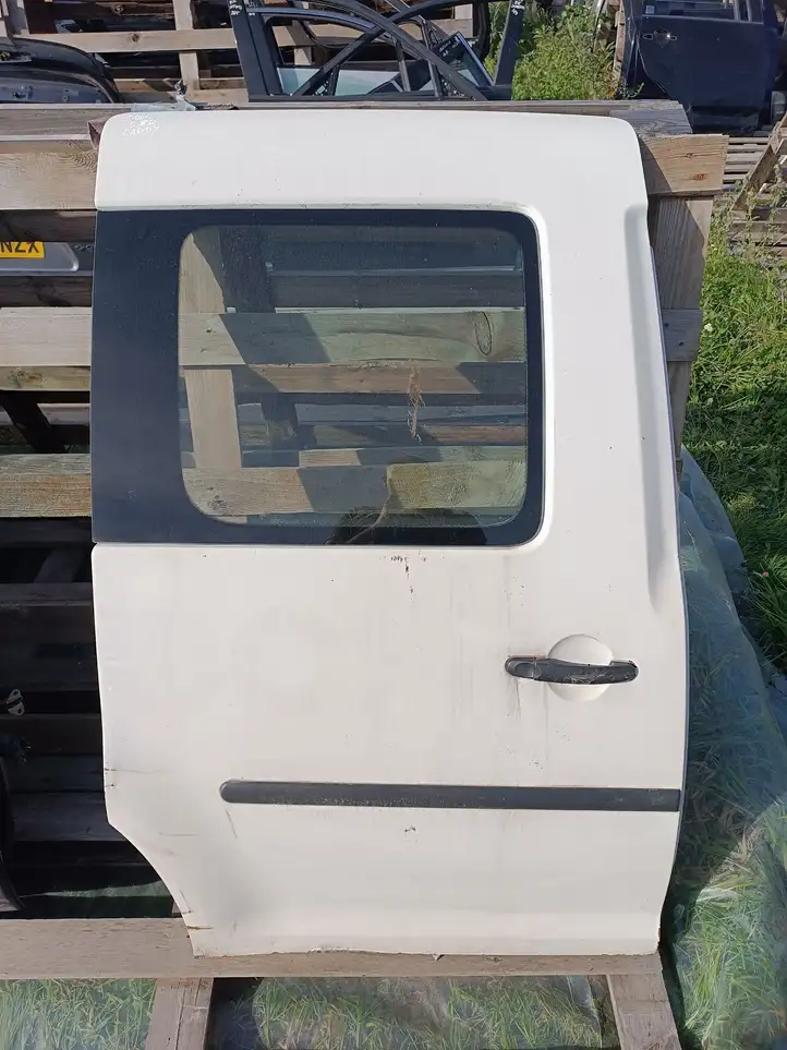 Volkswagen Caddy (2010 - 2015) NOCODE Боковая раздвижная дверь — фото 1