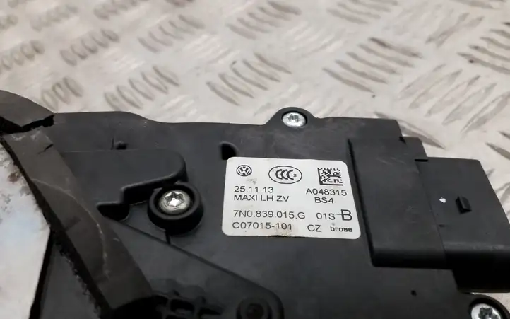 Volkswagen Sharan (2010 - 2015) 7N0839015G Замок раздвижной двери — фото 3