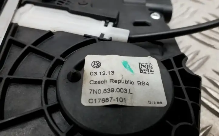 Volkswagen Sharan (2010 - 2015) 7N0839015G Замок раздвижной двери — фото 4
