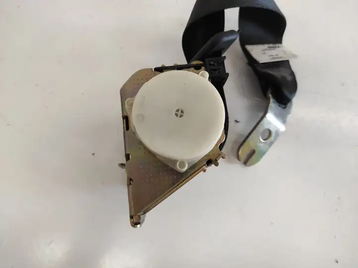BMW 5 E60 E61 (2004 - 2010) Замок заднего ремня — фото 2