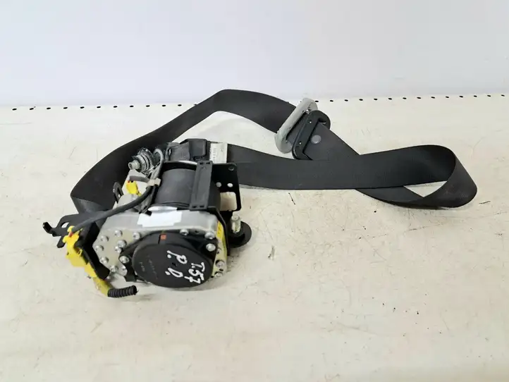 Honda Accord (2003 - 2007)   Передний ремень безопасности