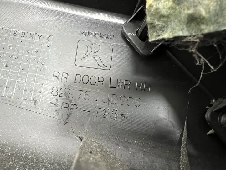 Nissan Qashqai (2006 - 2010) 82910JD900 Обшивка задней двери — фото 6