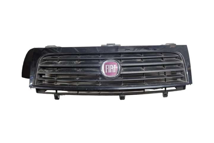 1497652077 Fiat Scudo Grotelės priekinės