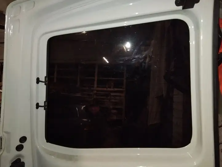 Volkswagen Transporter - Caravelle T6 (2015 - 2022) NOCODE Стекло двери багажника — фото 2