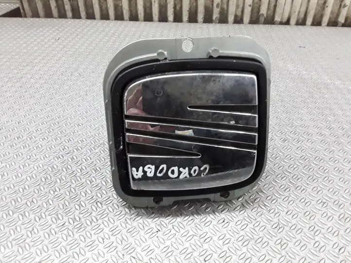 Seat Cordoba (6K) (1999 - 2002) Ручка багажной двери — фото 1