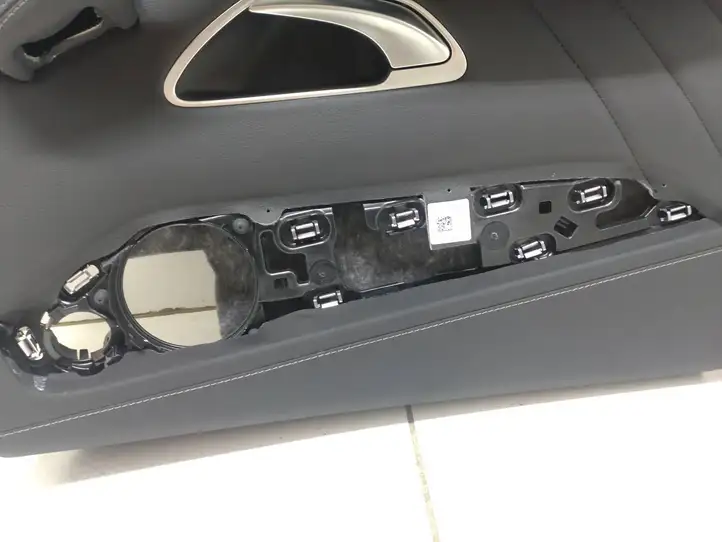 Mercedes-Benz EQC (2018 - ) A2057300594 Обшивка задней двери — фото 8