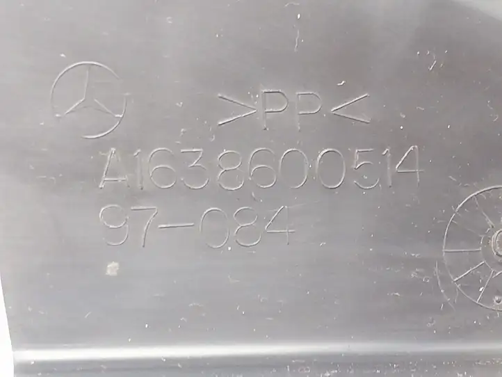 Mercedes-Benz ML W163 (1997 - 2005) A1638600514 Прочая отделка багажника — фото 4