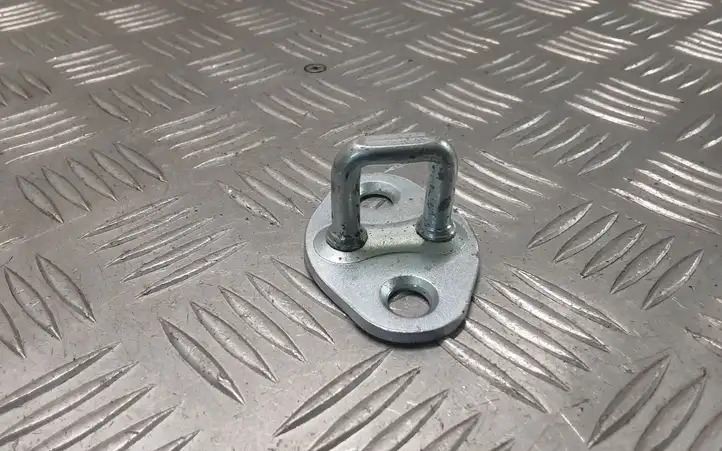 Kia Sportage (2018 - 2021)   Петля замка багажной двери