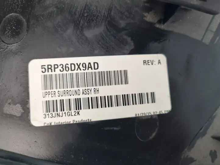 Dodge Challenger (2014 - ) 5RP36TRMAD Обшивка стойки C — фото 4