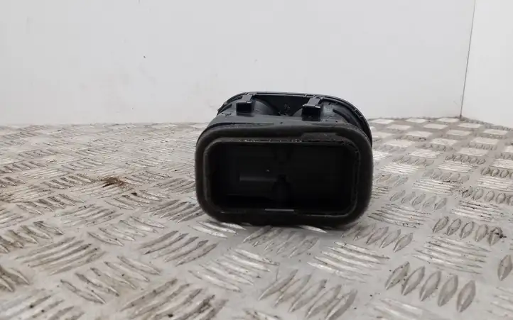 Volkswagen Tiguan (2007 - 2011) 5N0819704A Боковой воздушный дефлектор — фото 2