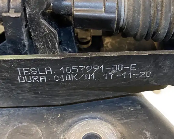 Tesla Model X (2015 - 2021) 103517600G Другая часть кузова — фото 7