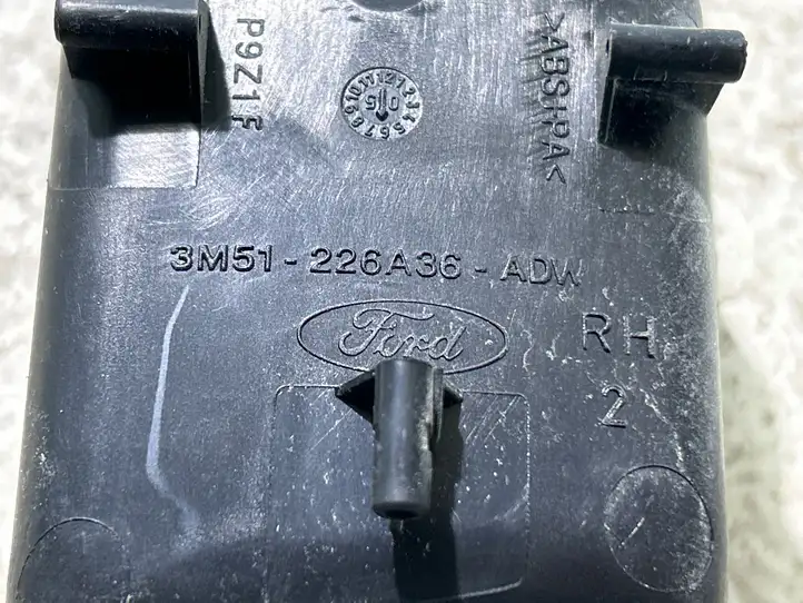 Ford Focus C-MAX (2003 - 2010) 3M51226A36ADW Накладка кнопки стеклоподъемника — фото 3