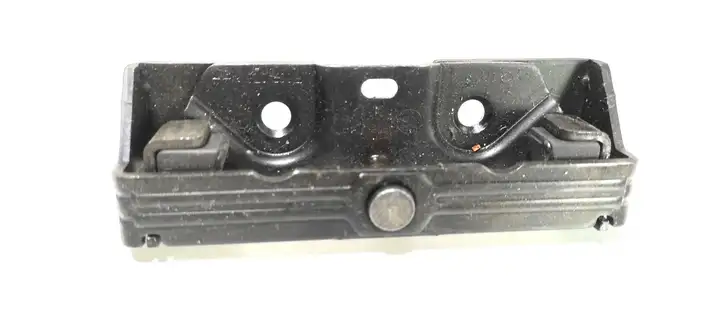 Land Rover Range Rover L322 (2002 - 2005) 8408859 Петля замка багажной двери — фото 1