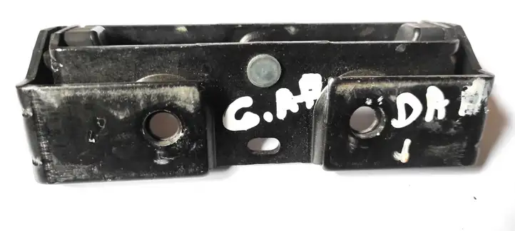 Land Rover Range Rover L322 (2005 - 2009) 8408859 Петля замка багажной двери — фото 4