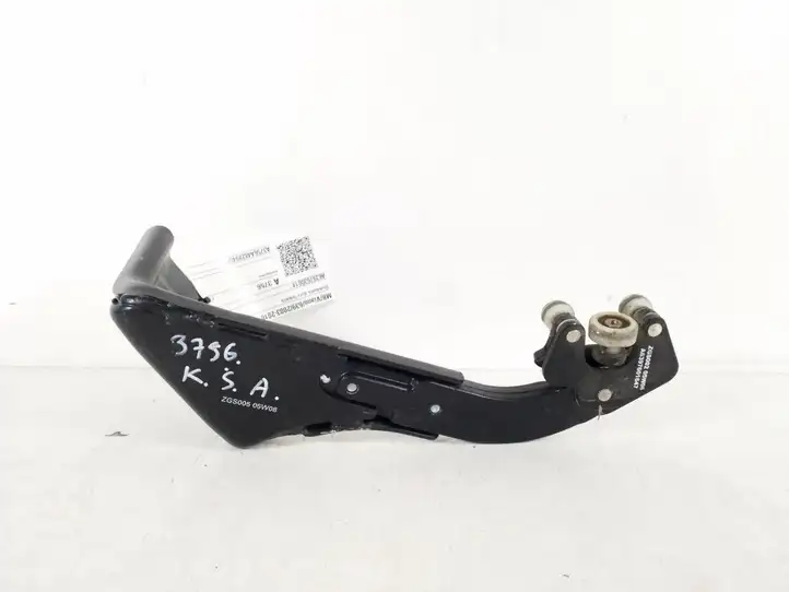 Mercedes-Benz Vito Viano W639 (2003 - 2010) A6397630014 Нижняя направляющая раздвижной двери — фото 2