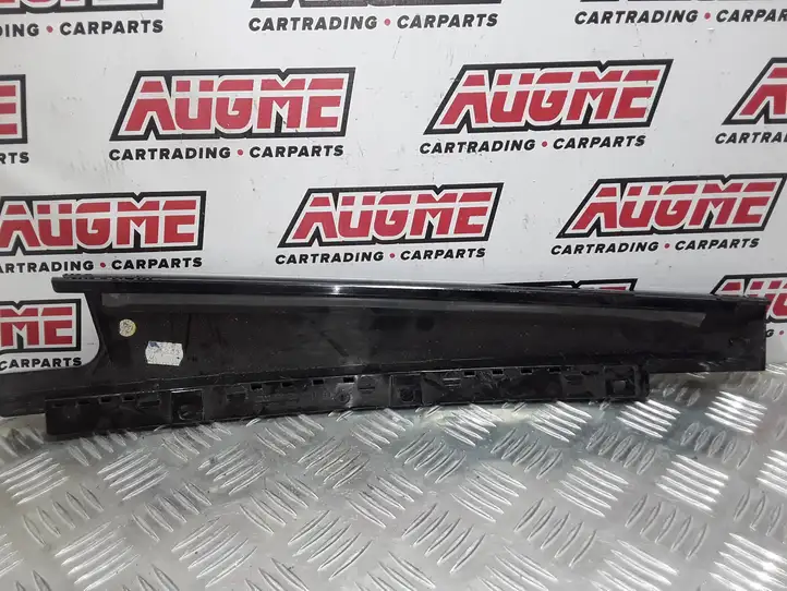 Audi Q5 SQ5 (2012 - 2017) 8R0839902H Накладка стекла задней двери — фото 2