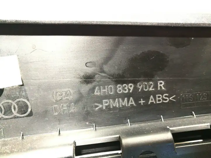 Audi A8 S8 D4 4H (2010 - 2014) 4H0839902R Накладка стекла задней двери — фото 5