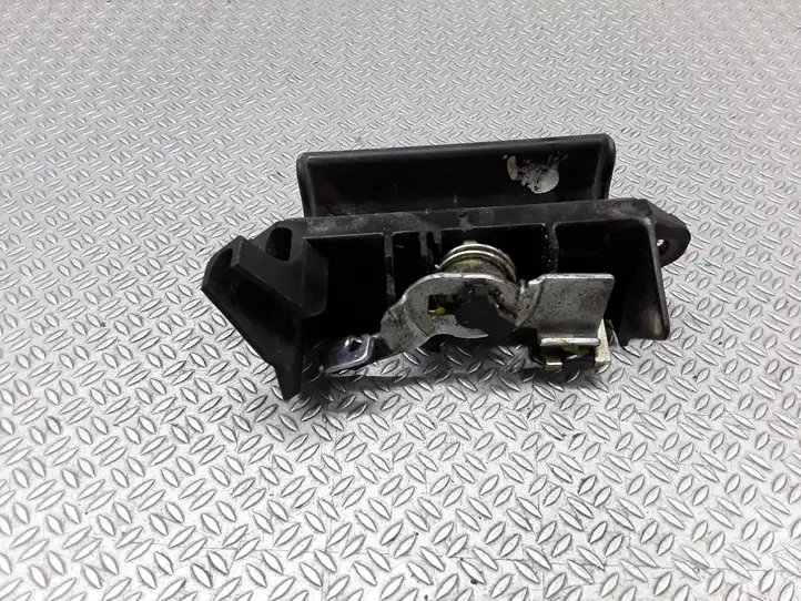 Toyota Corolla Verso E121 (2001 - 2004) Ручка багажной двери — фото 2