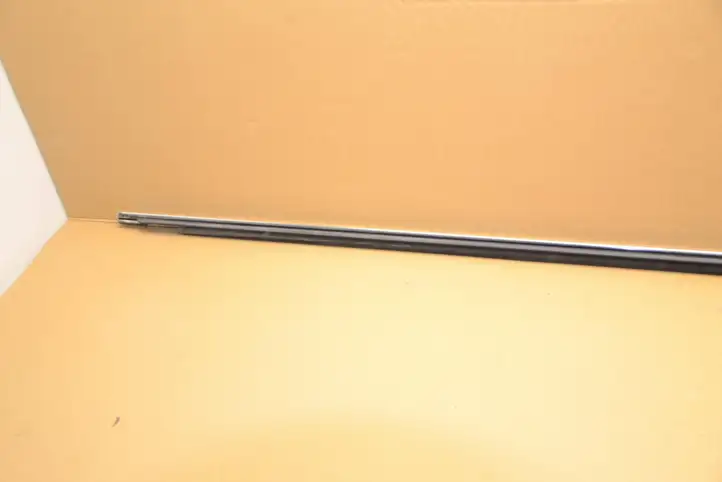 Volkswagen Golf VII (2013 - 2019) 5G4837476 Накладка стекла задней двери — фото 4