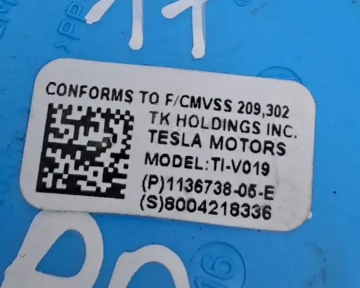 Tesla Model X (2015 - 2021) 100453205F Передний ремень безопасности — фото 8