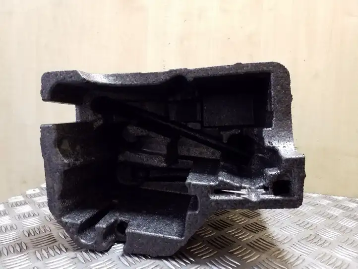 Skoda Yeti (5L) (2013 - 2018) 5L0012115 Ящик для инструментов — фото 1