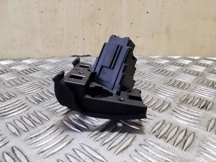 BMW X5 E70 (2006 - 2013)  6967675 Считывающее устройство карточки зажигания