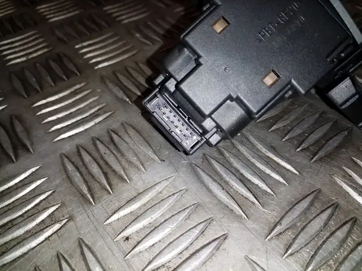 BMW X5 E70 (2006 - 2013)  6967675 Считывающее устройство карточки зажигания