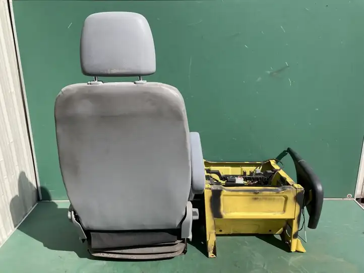 Volkswagen Crafter (2006 - 2016) 9069700230 Переднее сиденье водителя — фото 5