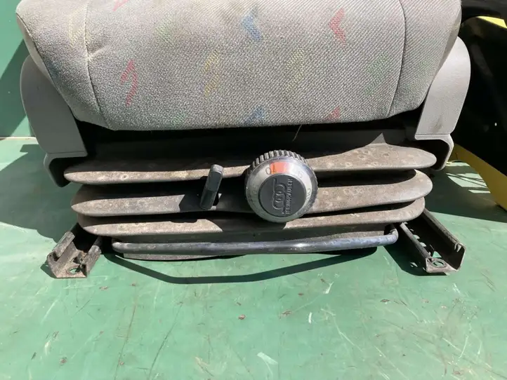 Volkswagen Crafter (2006 - 2016) 9069700230 Переднее сиденье водителя — фото 8