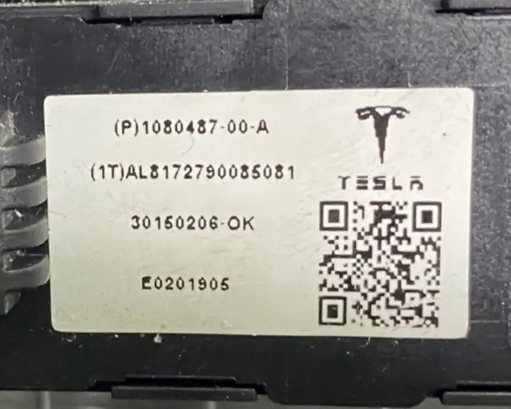 Tesla Model X (2015 - 2021) 105896910C Верхняя обшивка стойки B — фото 6
