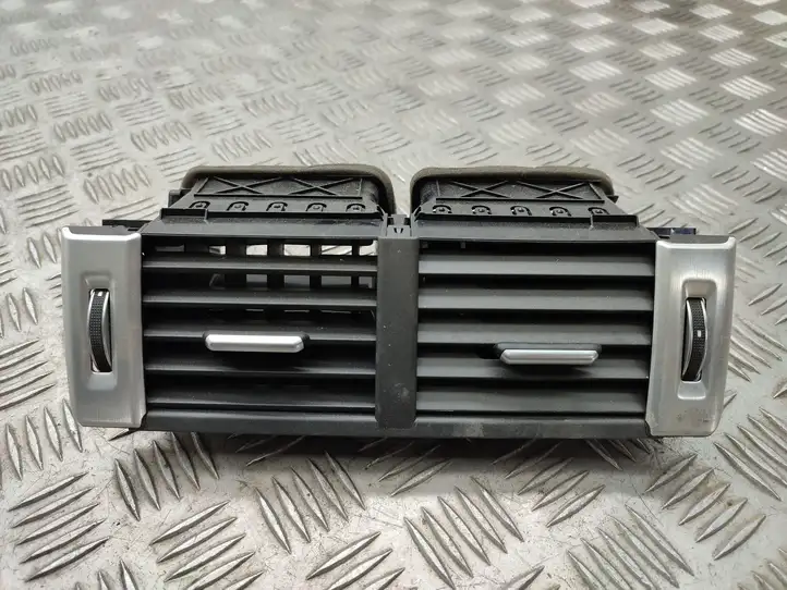 Land Rover Range Rover Evoque L538 (2015 - 2018) GJ32014L21AA Центральный воздушный дефлектор — фото 1