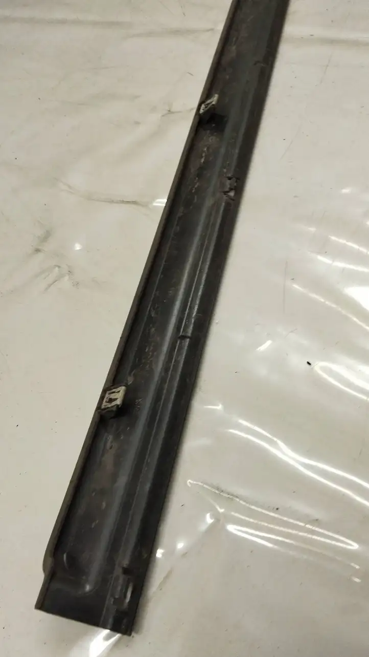 Tesla Model S (2016 - 2021) 101221500g Накладка порога — фото 11