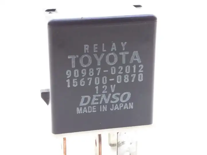 Toyota Corolla Verso E121 (2001 - 2004) 9098702012 Другое реле — фото 4