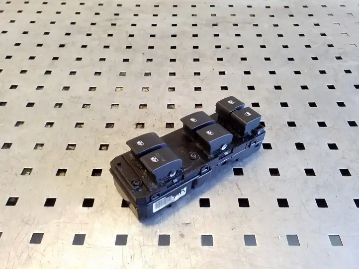 Chevrolet Captiva (2006 - 2011) 202005436 Кнопка стеклоподъемников — фото 1