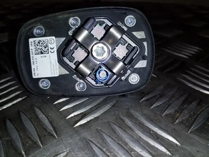 Skoda Octavia Mk4 (2019 - ) 5Q0035507P GPS антенна — фото 2