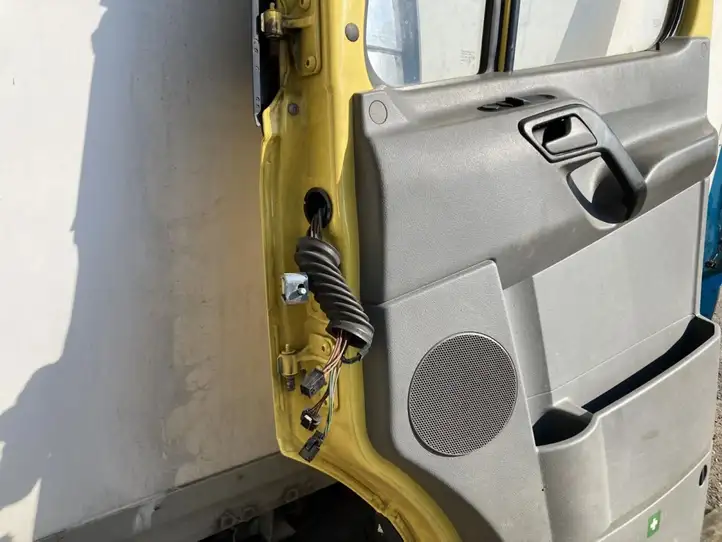 Mercedes-Benz Sprinter W906 (2006 - 2018) 9067200105 Дверь — фото 3