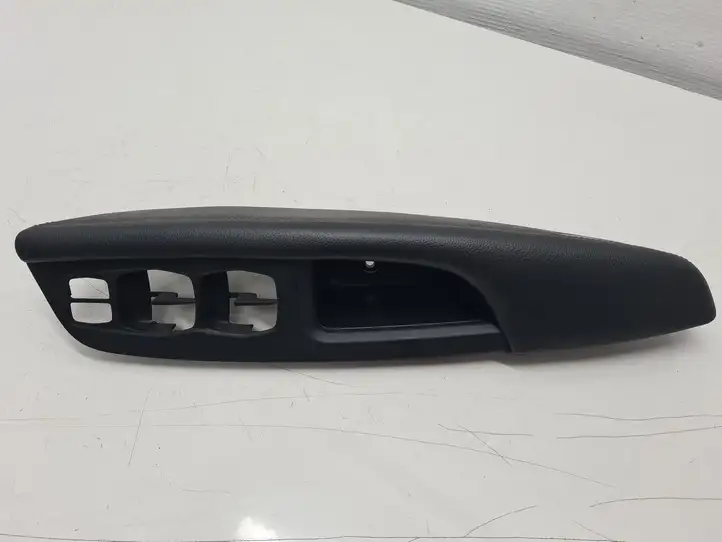 Hyundai Santa Fe (2012 - 2015) 823502W000 Накладка кнопки стеклоподъемника — фото 2