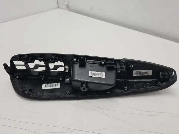 Hyundai Santa Fe (2012 - 2015) 823502W000 Накладка кнопки стеклоподъемника — фото 6