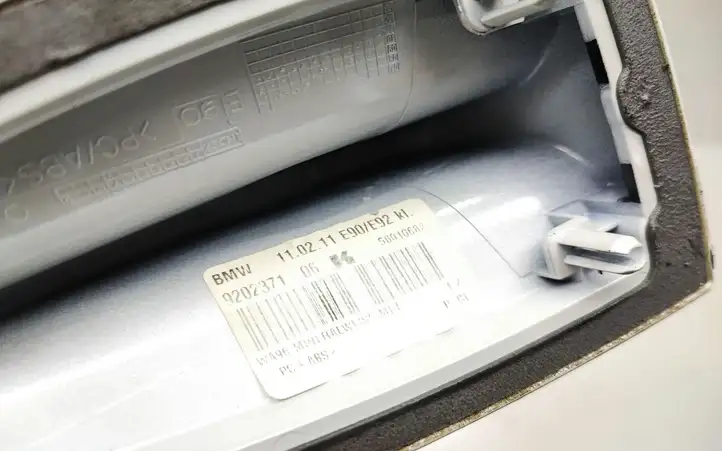 BMW 3 E92 E93 (2005 - 2014) 9202371 Крышка GPS-антенны — фото 3