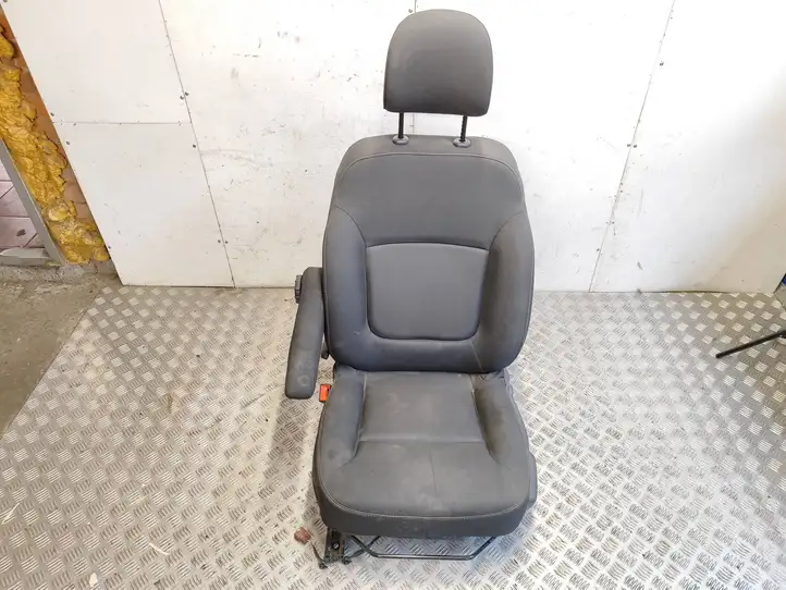 Renault Trafic III (X82) (2014 - ) Переднее сиденье водителя — фото 1