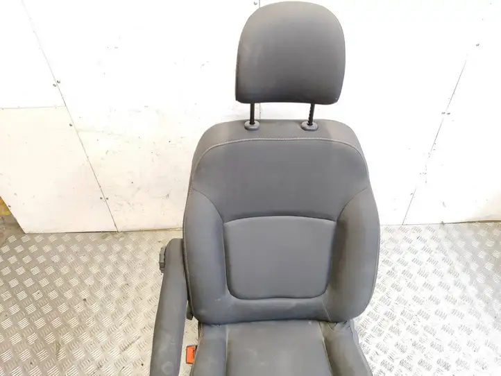 Renault Trafic III (X82) (2014 - ) Переднее сиденье водителя — фото 2