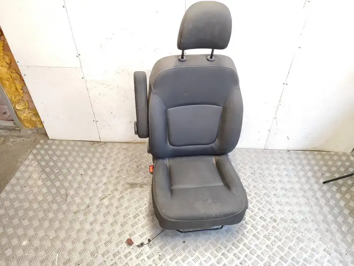 Renault Trafic III (X82) (2014 - ) Переднее сиденье водителя — фото 1