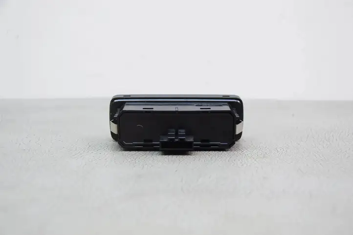Volvo XC90 (2014 - 2019) P31376510 Кнопка фаркопа в багажнике — фото 2