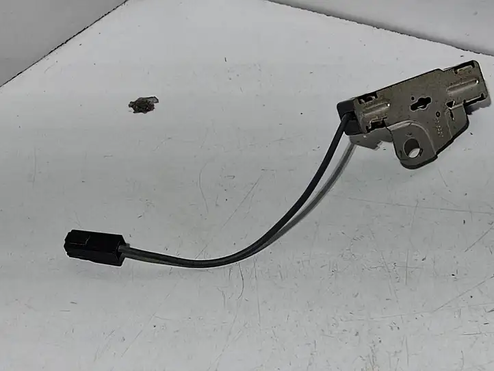 Chevrolet Cruze II (2016 - ) 13486047 GPS антенна — фото 4