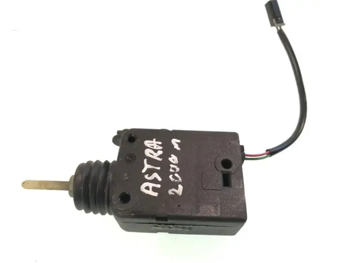 Opel Astra G (1998 - 2004) 90587326 Замок крышки топливного бака — фото 1