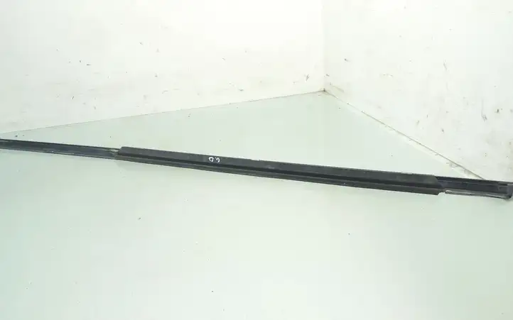 Mercedes-Benz E W211 (2002 - 2009) A2117350565 Накладка стекла задней двери — фото 3