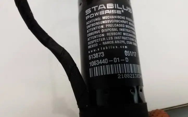 Tesla Model X (2015 - 2021) 106344001D Ограничитель задней двери — фото 5