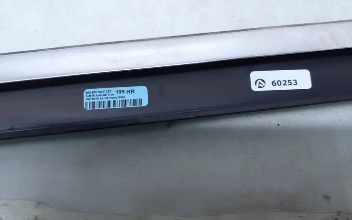 Audi Q5 (2012 - 2017)  8R0853764F Облицовка стекла задней двери