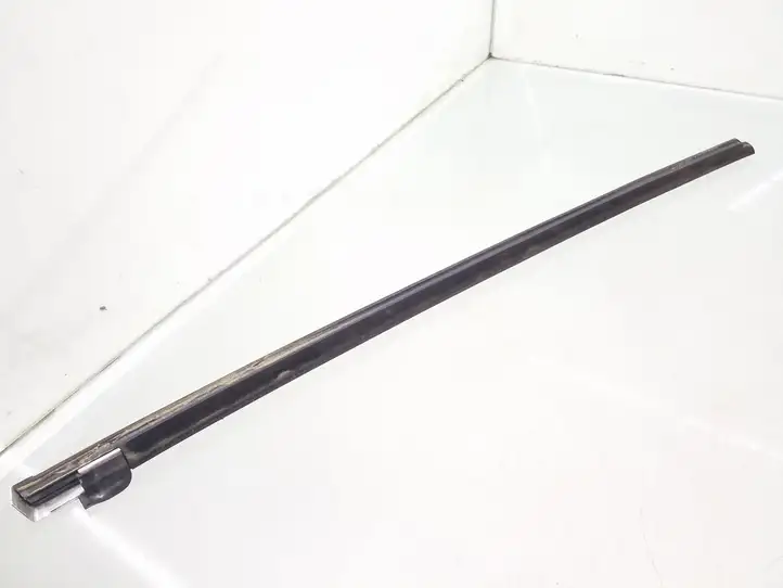 Mercedes-Benz E A207 (2010 - 2017) A2076730483 Накладка стекла задней двери — фото 2